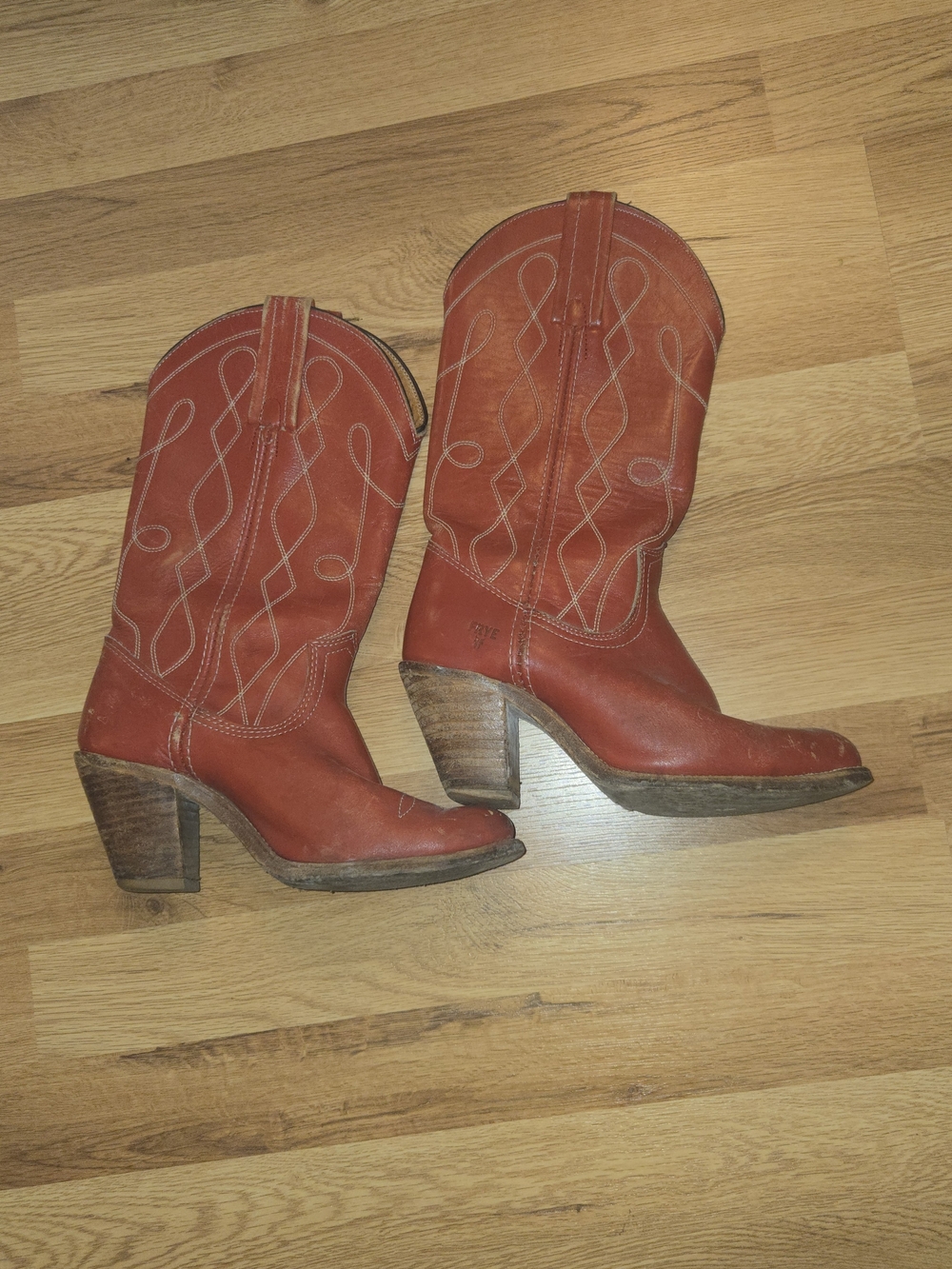 Frye Burnt Red Swirl Stitch Leather Womens Western Heeled Cowboy Boots